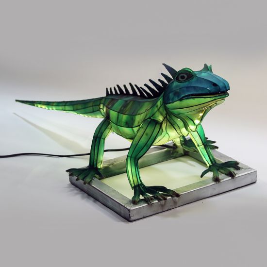 Picture of Lantern Iguana 32"